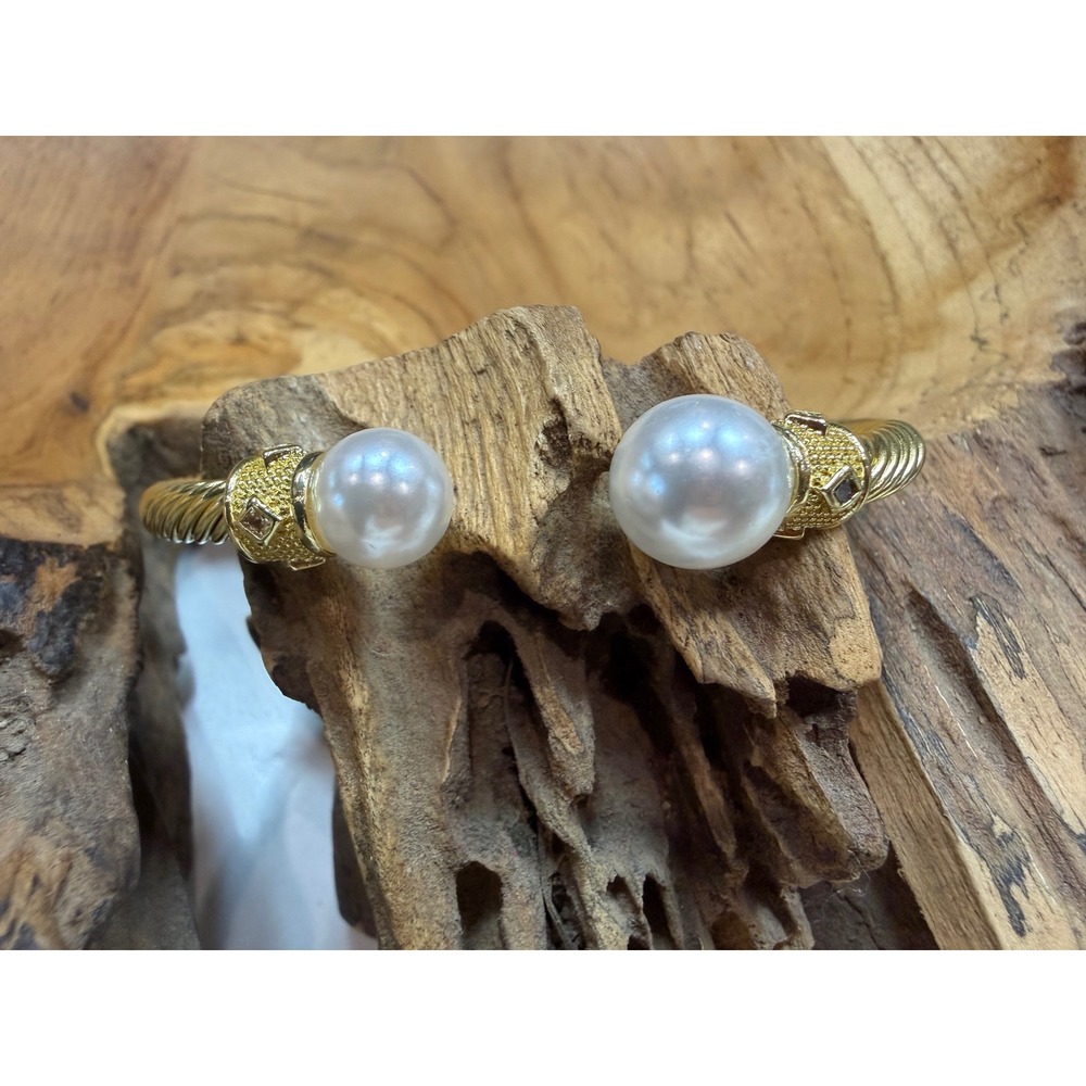 Gold Cable Twist Cuff Bracelet with Large Faux Pearls & Rhinestone Accents NWOT